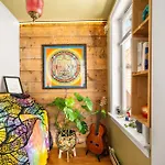 Unique & Cosy House In Center