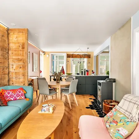 Unique & Cosy House In Center Leilighet