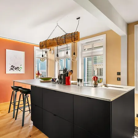 Unique & Cosy House In Center Apartment