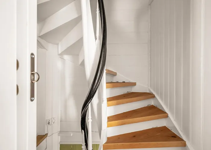 Unique & Cosy House In Center Apartment